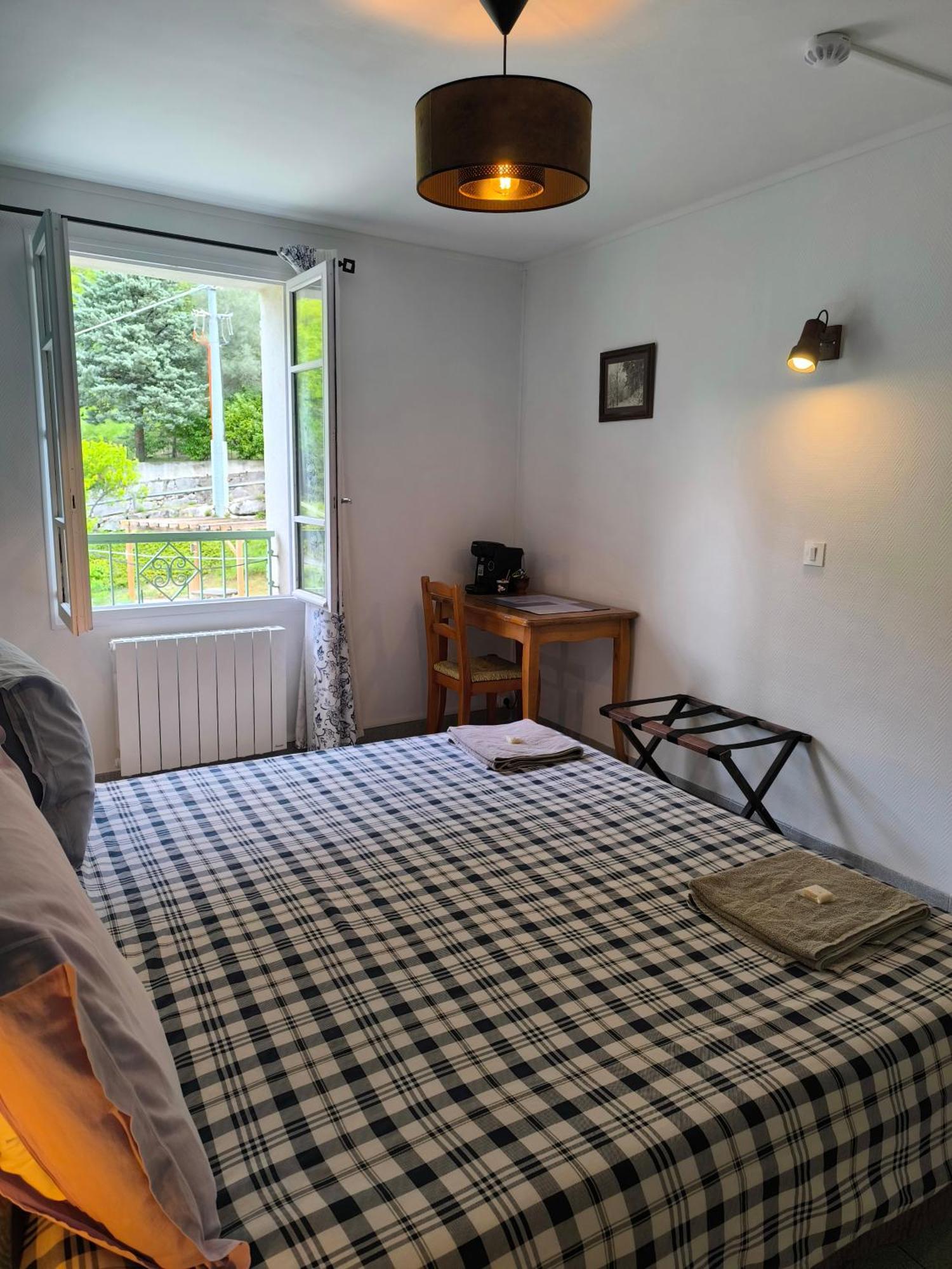 Auberge De Calendal 호텔 Aiglun  외부 사진